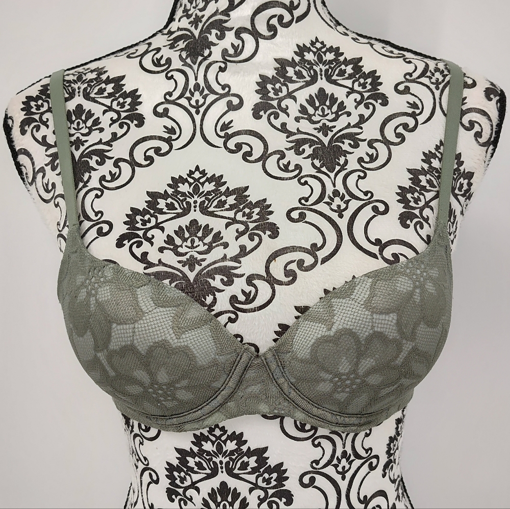 No Boundaries Lace Padded Push Up Bra in Sage Green Women's Size 34A
